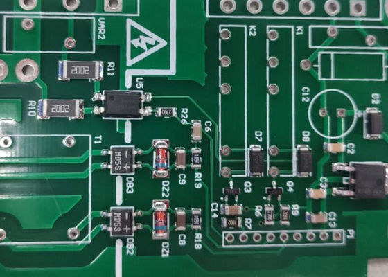 FR-4 Materiaal SMT PCB-assemblage voor het aansluiten van vias Capaciteit 0,2-0,8 mm en groen soldeermasker